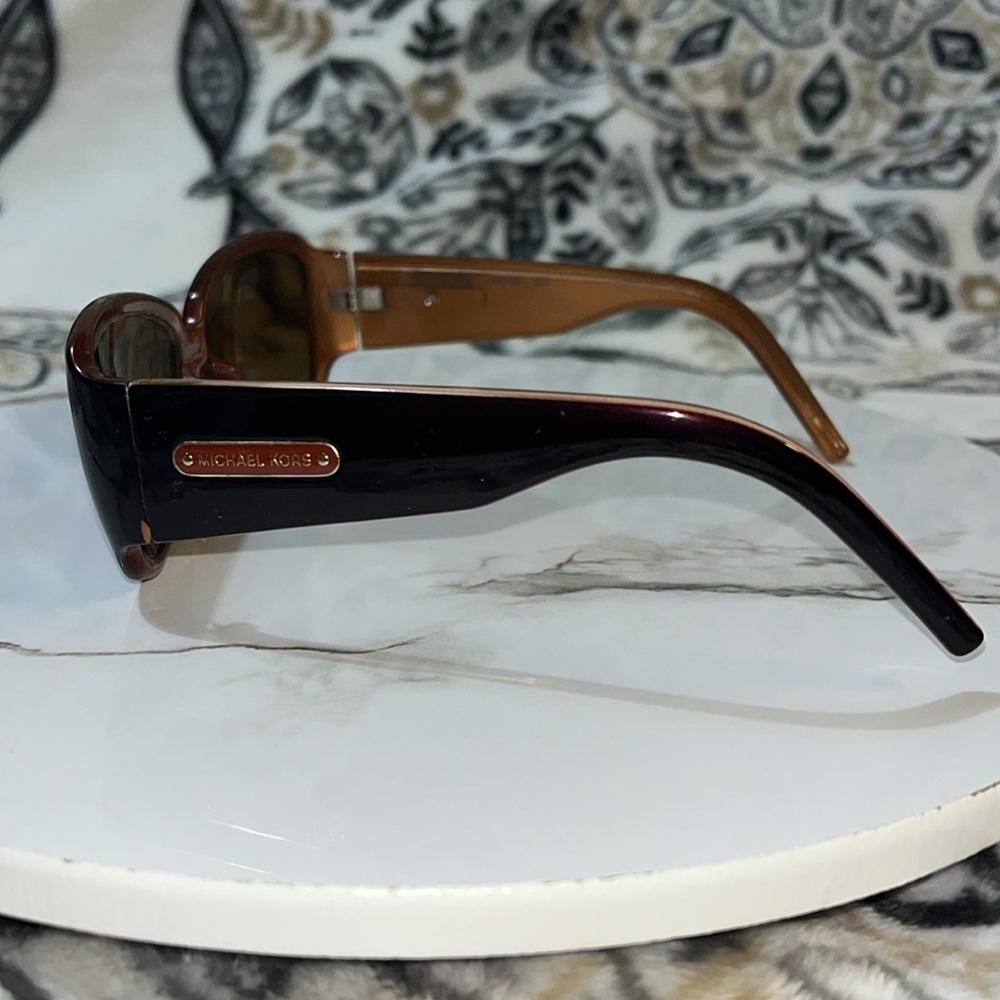 Michael Kors M2649S Sunglasses
by Michael Kors, Bordeaux, 57-15-135 - Picture 4 of 7